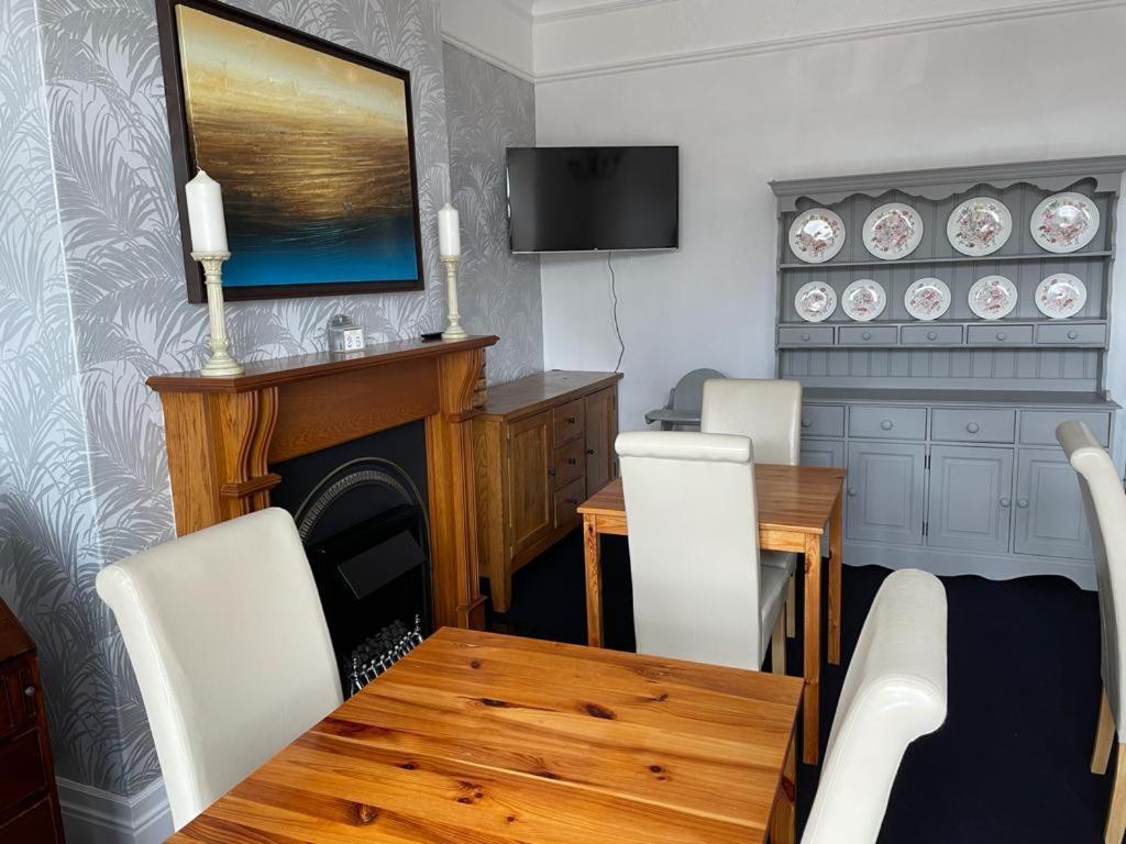 Birtley House Bed And Breakfast Robin Hood's Bay Exterior photo